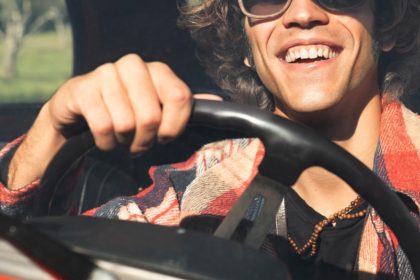 Assurance voiture : les critères clés à connaître avant de signer un contrat